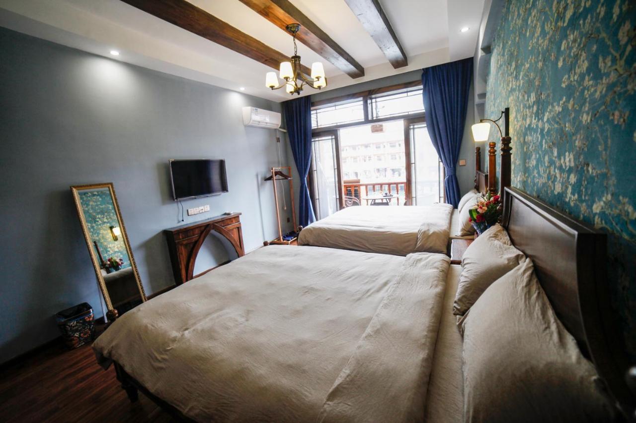 Flower Time Inn Fenghuang Exterior foto